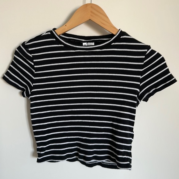 Crop top - Picture 1 of 2